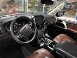 تۆیۆتا لاند کروزەر